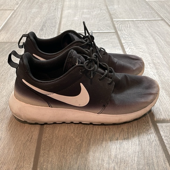 Nike Roshe Run Black and White Ombré - Picture 2 of 12